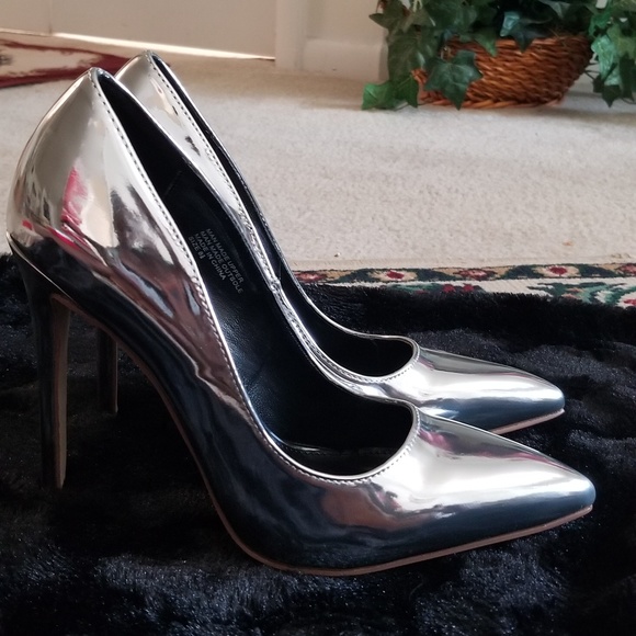 Pointed toe heel - Picture 6 of 7